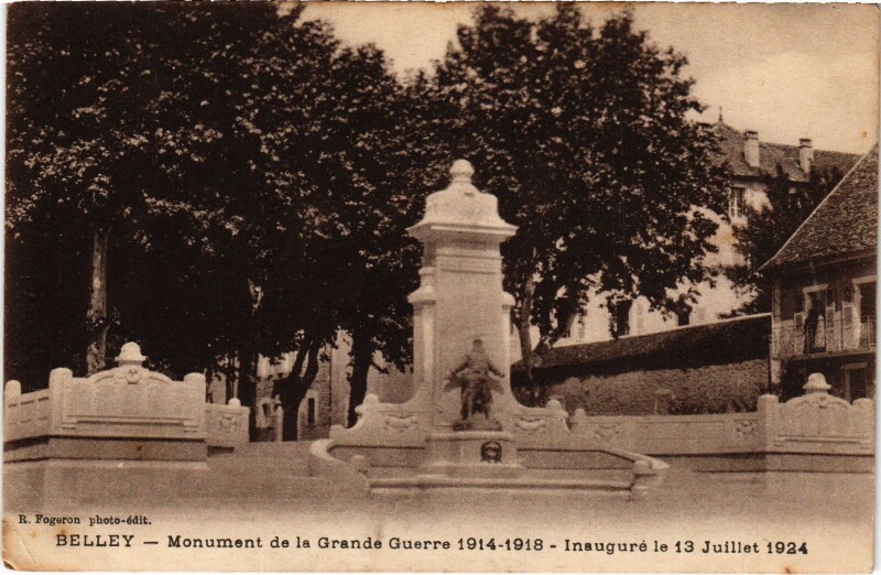 Carte postale ancienne Belley Monument de la Grande Guerre à Belley
