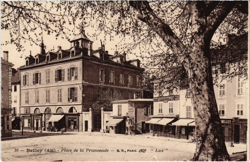 Carte postale ancienne Belley Place de la Promenade à Belley