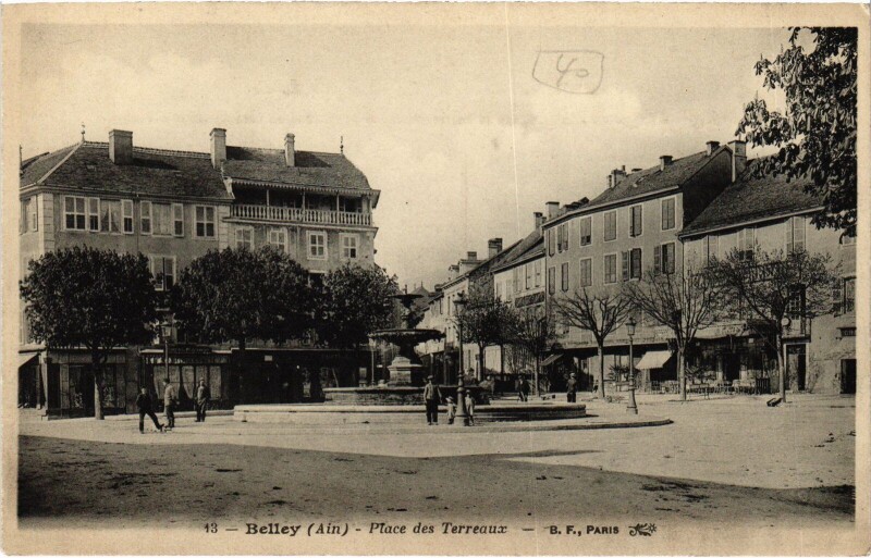 Carte postale ancienne Belley Place des Terreaux à Belley