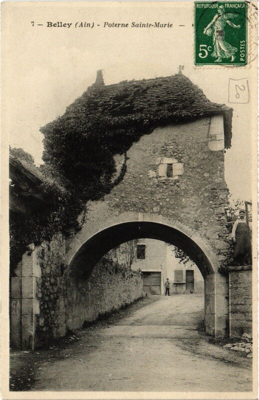 Carte postale ancienne Belley Poterne Sainte-Marie à Belley