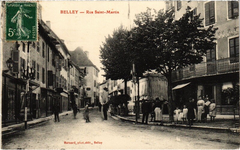 Carte postale ancienne Belley Rue Saint-Martin à Belley