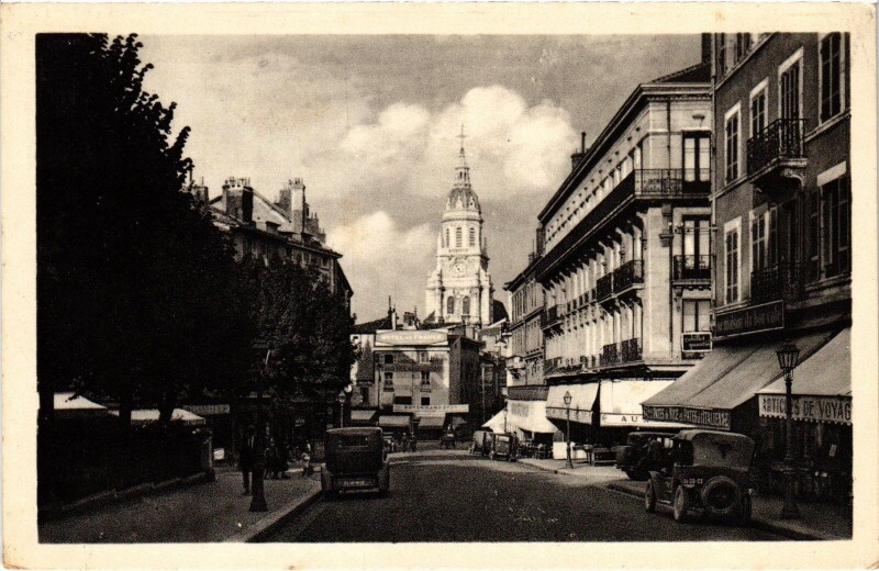 Carte postale ancienne Bourg en Bresse Avenue Alsace Lorraine Eglise Notre Dame à Bourg-en-Bresse