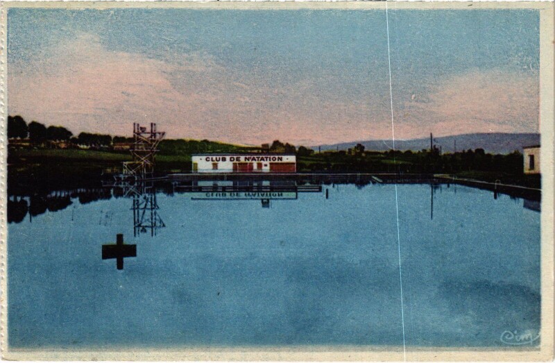 Carte postale ancienne Bourg en Bresse Ecole de Natation à Bourg-en-Bresse