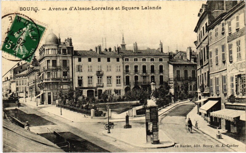 Carte postale ancienne Bourg en Bresse Avenue Alsace Lorraine et Square Lalande à Bourg-en-Bresse