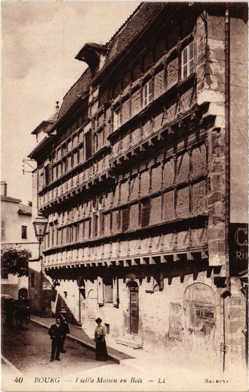 Carte postale ancienne Bourg en Bresse Vieille Maison en Bois à Bourg-en-Bresse