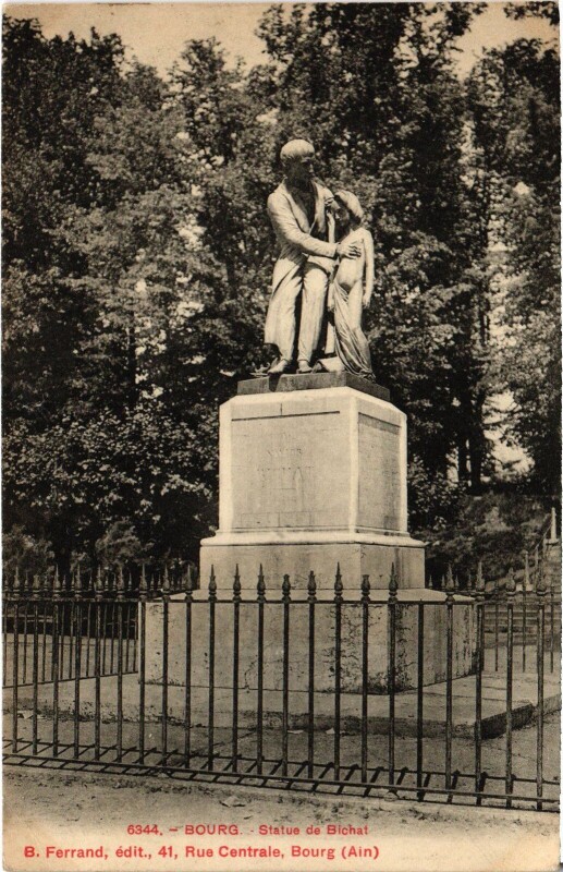 Carte postale ancienne Bourg en Bresse Statue de Bichat à Bourg-en-Bresse