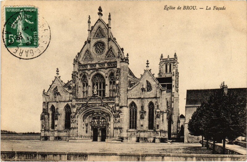 Carte postale ancienne Bourg en Bresse Brou Church à Bourg-en-Bresse