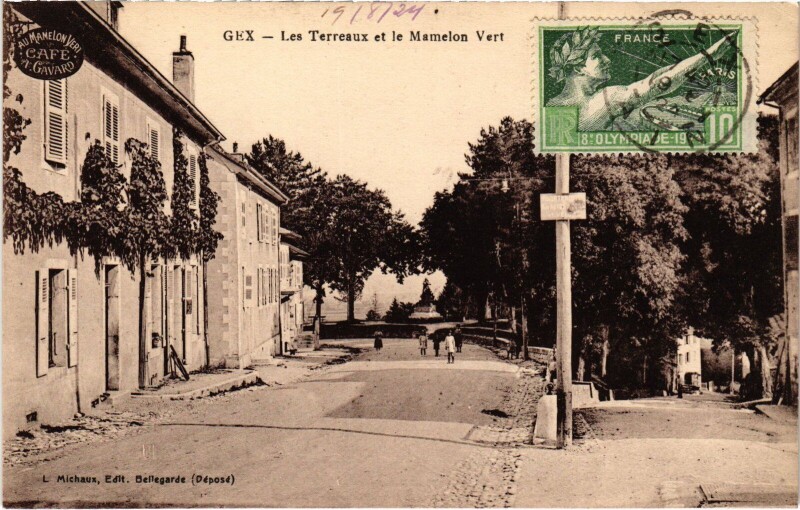 Carte postale ancienne Gex Les Terreaux et le Mamelon Vert