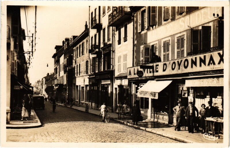 Carte postale ancienne Oyonnax Rue Anatole France à Oyonnax