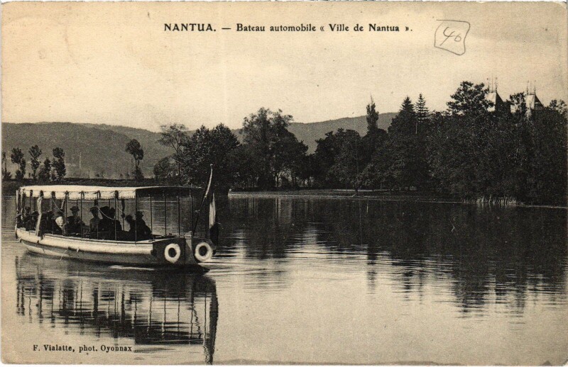 Carte postale ancienne Nantua Bateau automobile Ville de Nantua à Nantua
