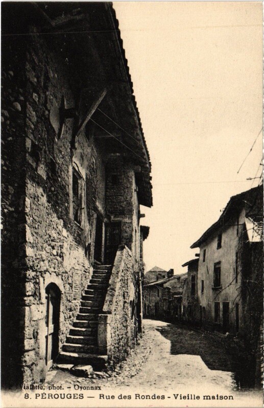 Carte postale ancienne Perouges Rue des Rondes