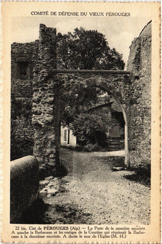 Carte postale ancienne Perouges Porte de la premiere