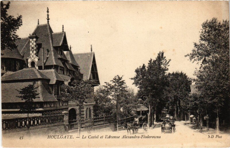 Carte postale ancienne Houlgate Le Castel et l'Avenue France à Houlgate
