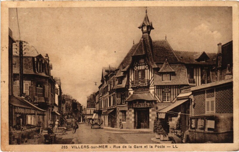 Carte postale ancienne Villers sur Mer Rue de la Gare et la Poste France à Villers-sur-Mer