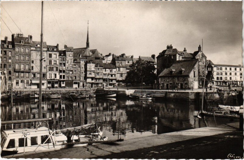 Carte postale ancienne Honfleur Le vieux Bassin France à Honfleur