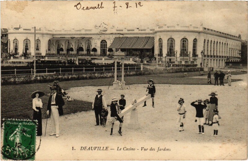 Carte postale ancienne Deauville Le Casino, Vue des Jardins France à Deauville