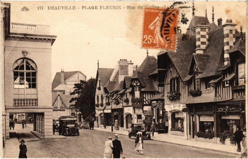 Carte postale ancienne Deauville Rue du Casino France à Deauville
