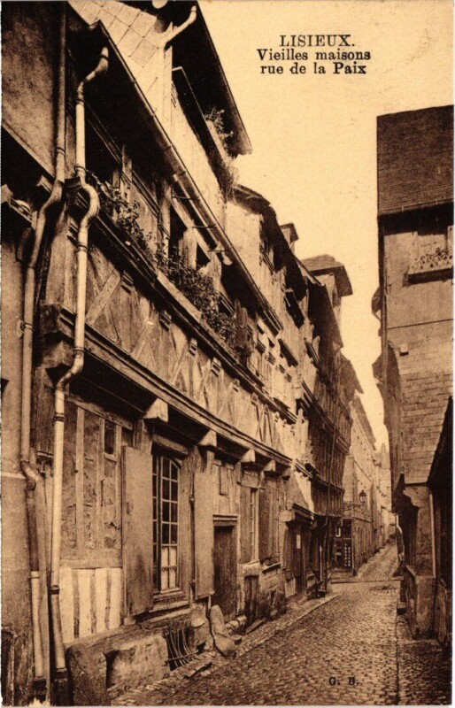 Carte postale ancienne Lisieux Vieilles maisons rue de la Paix France à Lisieux