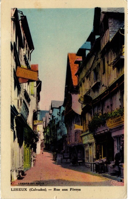 Carte postale ancienne Lisieux Rue aux Fevres France à Lisieux