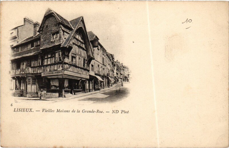 Carte postale ancienne Lisieux Vieilles Maisons de la Grande Rue France à Lisieux