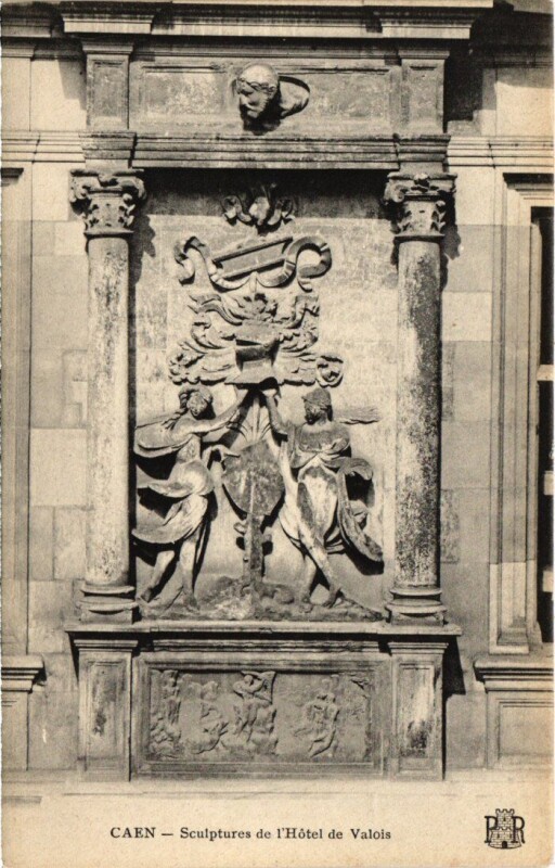 Carte postale ancienne Caen Sculptures de l'Hotel de Valois France