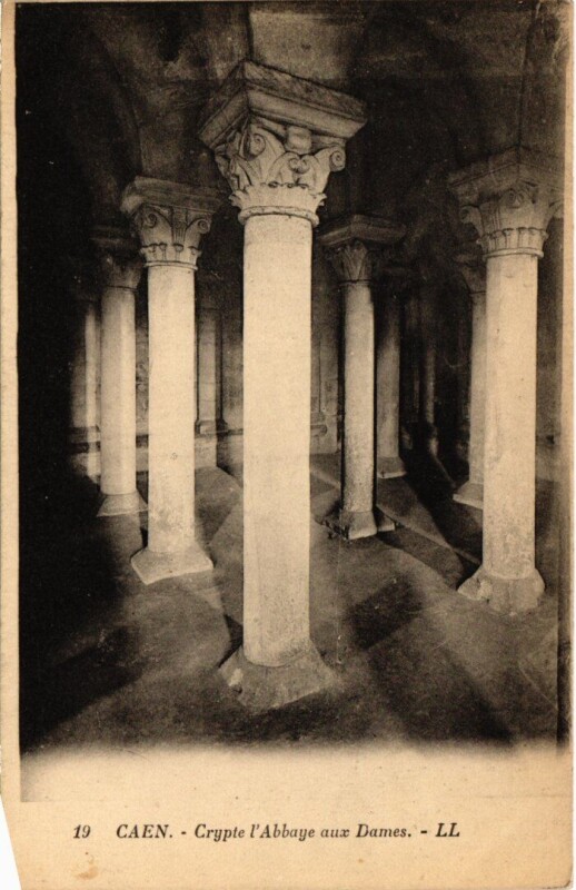 Carte postale ancienne Caen Crypte l'Abbaye aux Dames France