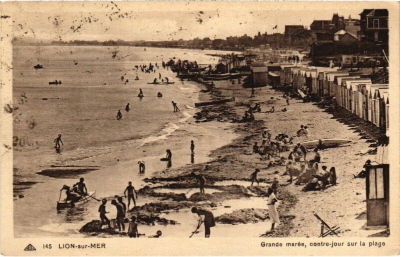 Carte postale ancienne Lion sur Mer Grande maree, contre jour s la plage France à Lion-sur-Mer