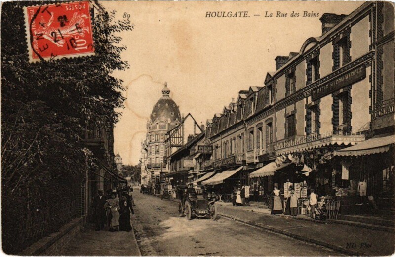 Carte postale ancienne Houlgate La Rue des Bains France à Houlgate