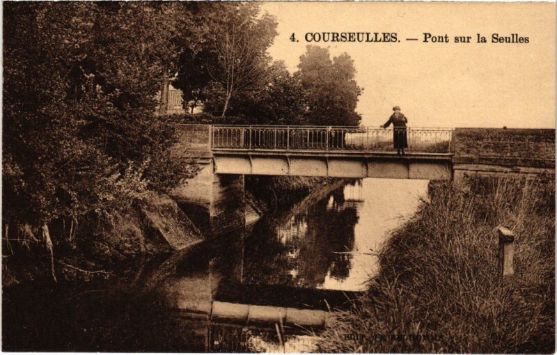 Carte postale ancienne Courseulles Pont sur la Seulles France