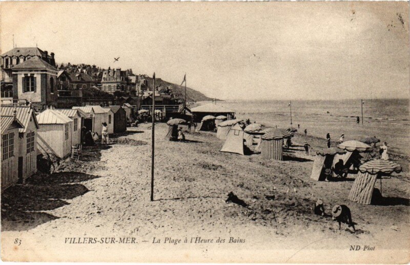 Carte postale ancienne Villers sur Mer La Plage a l'Heure des Bains France à Villers-sur-Mer