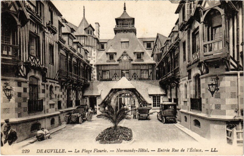 Carte postale ancienne Deauville La Plage Fleurie, Normandy Hotel France à Deauville