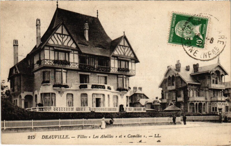 Carte postale ancienne Deauville Villas Les Abeilles et Camelia France à Deauville