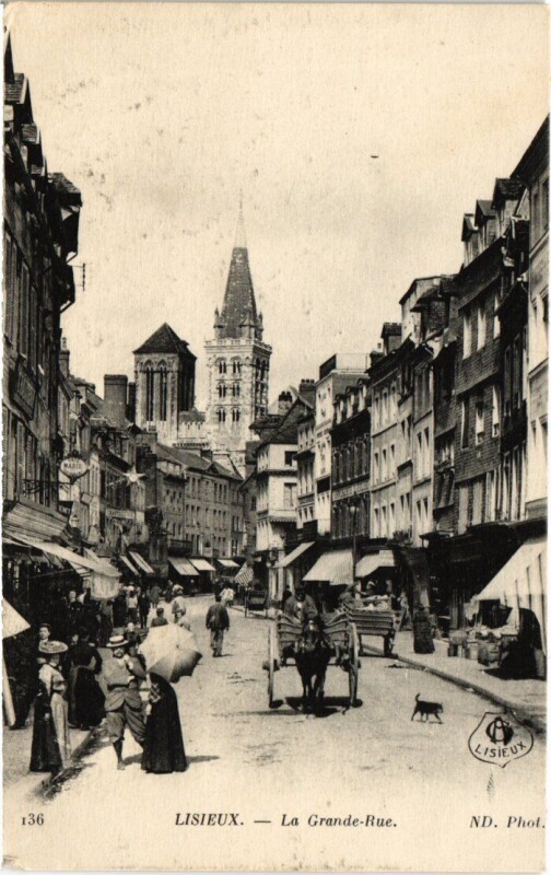 Carte postale ancienne Lisieux La Grande Rue France à Lisieux
