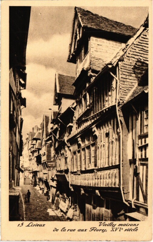 Carte postale ancienne Lisieux Vieilles Maisons de la rue aux Fevres France à Lisieux