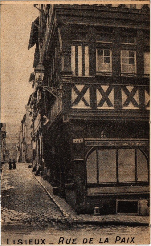 Carte postale ancienne Lisieux Rue de la Paix France à Lisieux