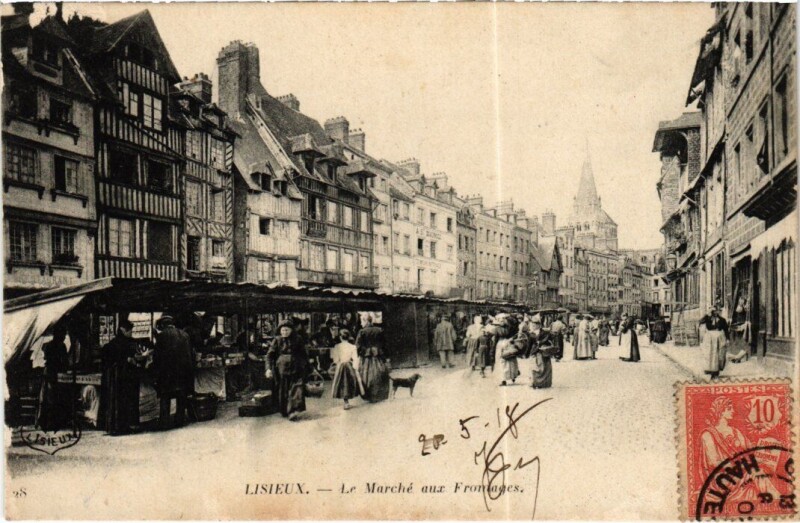 Carte postale ancienne Lisieux Le Marche aux Fromages France à Lisieux