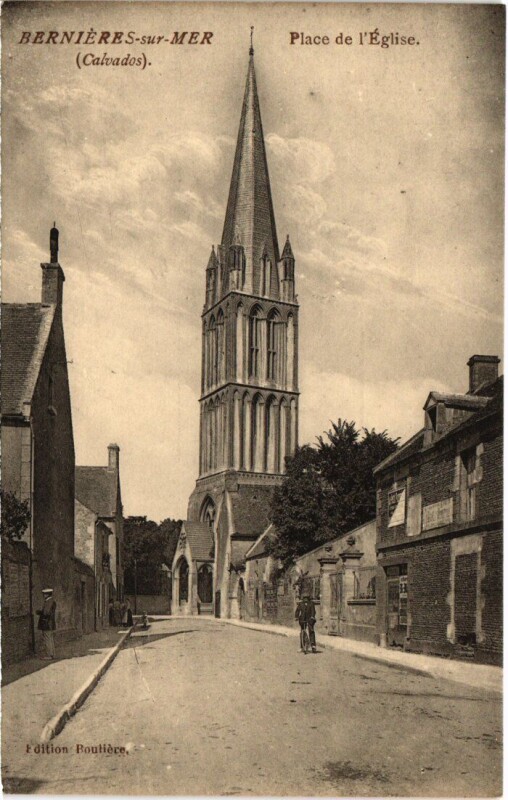 Carte postale ancienne Bernieres s Mer Place de l'Eglise France