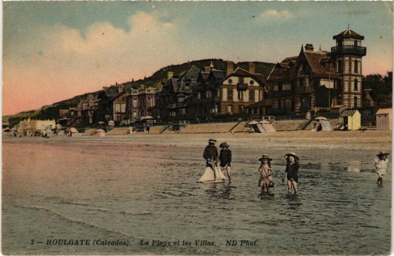 Carte postale ancienne Houlgate La Plage et les Villas France à Houlgate
