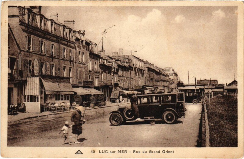 Carte postale ancienne Luc sur Mer Rue du Grand Orient France à Luc-sur-Mer
