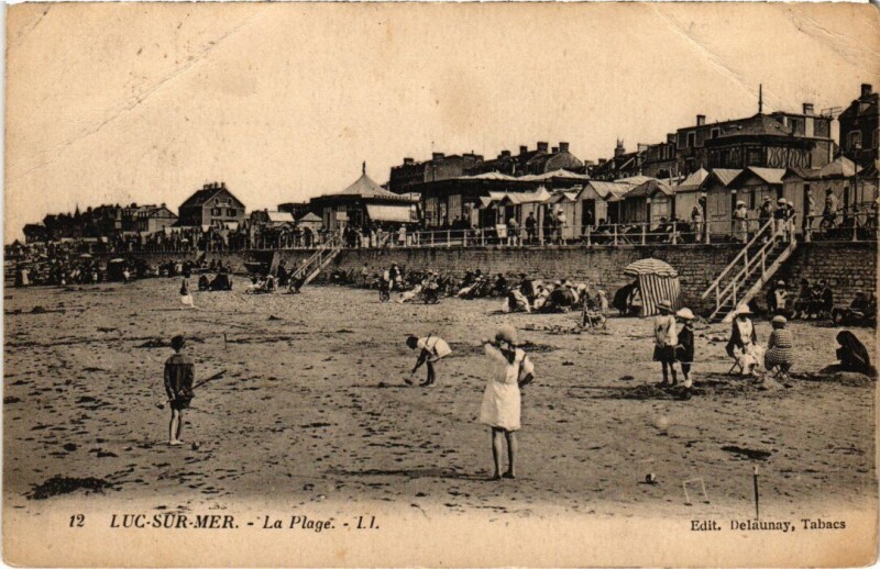 Carte postale ancienne Luc sur Mer La Plage France à Luc-sur-Mer