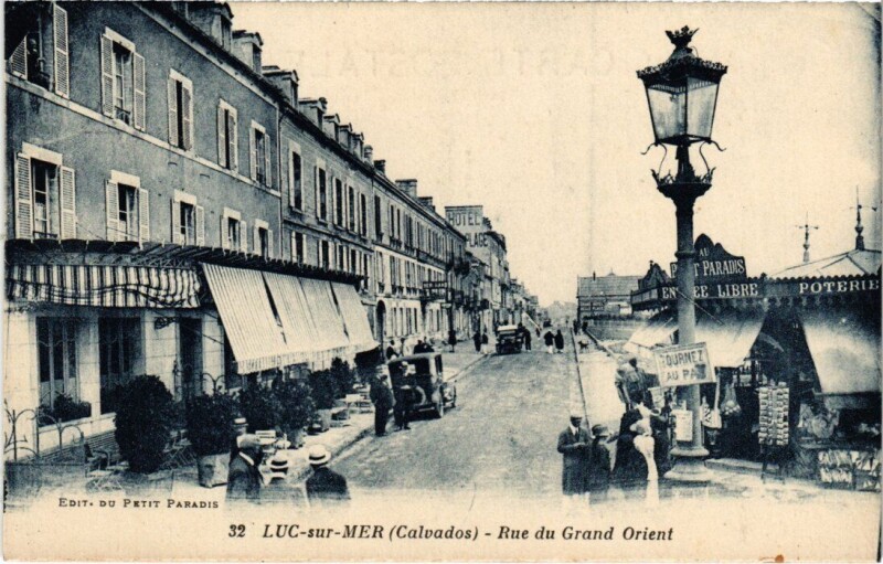 Carte postale ancienne Luc sur Mer Rue du Grand Orient France à Luc-sur-Mer
