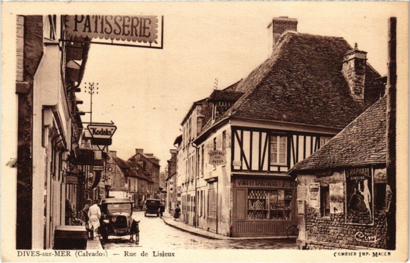 Carte postale ancienne Dives Rue de Lisieux France à Lisieux