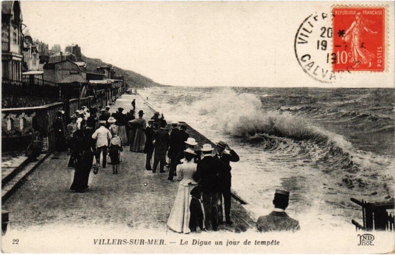 Carte postale ancienne Villers sur Mer La Digue un Jour de Tempete France à Villers-sur-Mer