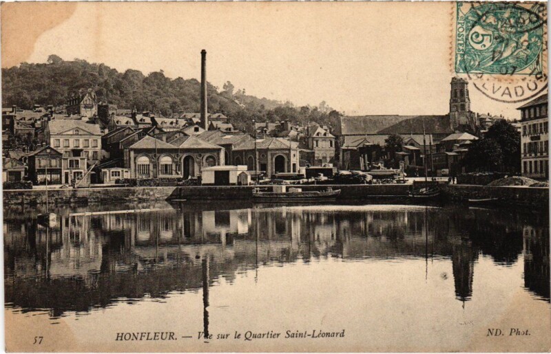 Carte postale ancienne Honfleur Vue sur le Quartier Saint-Leonard France à Honfleur
