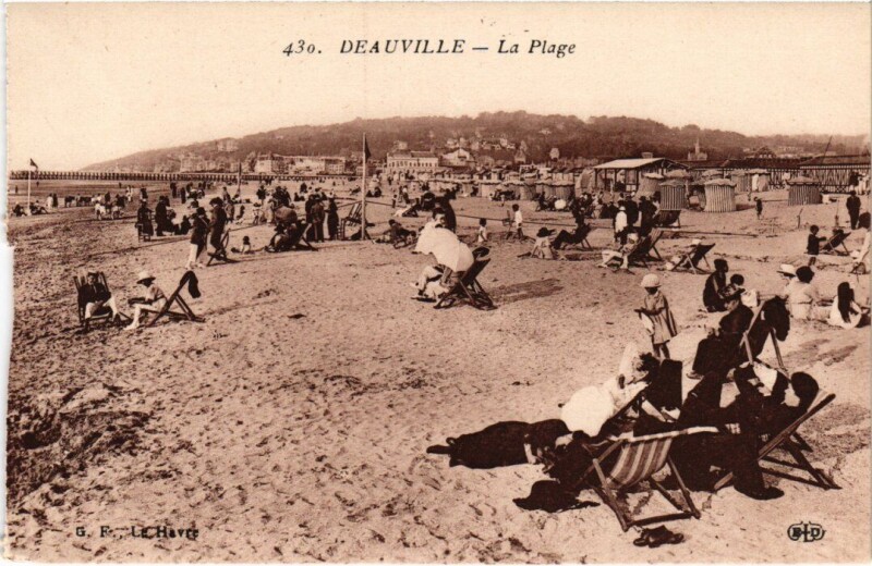 Carte postale ancienne Deauville La Plage France à Deauville