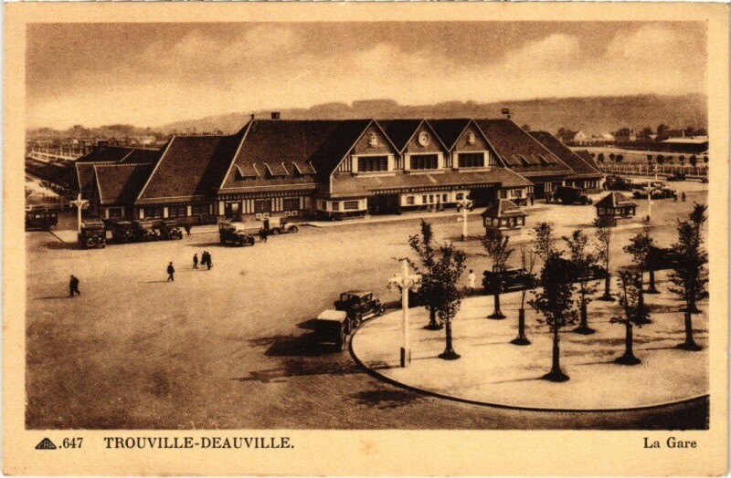 Carte postale ancienne Deauville La Gare France à Deauville