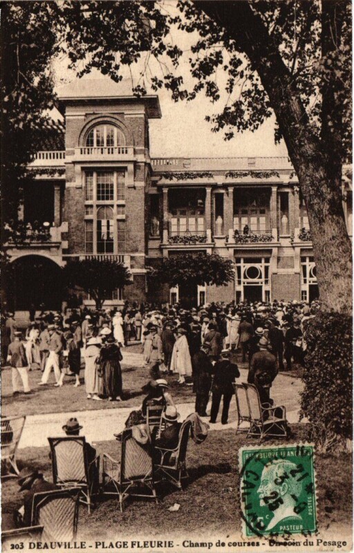 Carte postale ancienne Deauville Champ de courses France à Deauville
