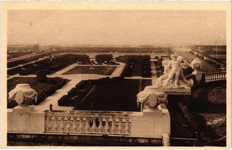 Carte postale ancienne Deauville Terrasse du Casino France à Deauville