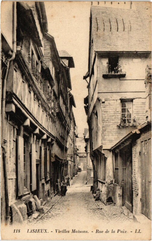 Carte postale ancienne Lisieux Vieilles Maisons, Rue de la Paix France à Lisieux