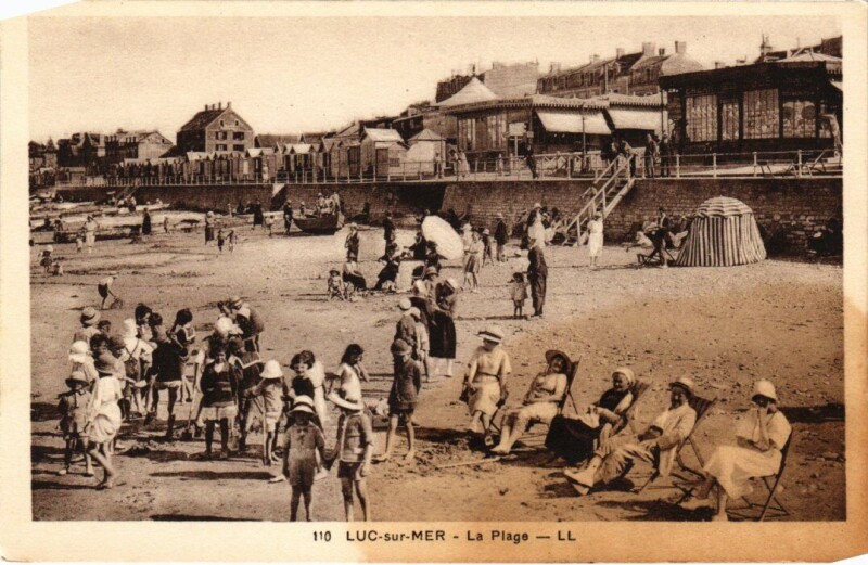 Carte postale ancienne Luc sur Mer La Plage France à Luc-sur-Mer